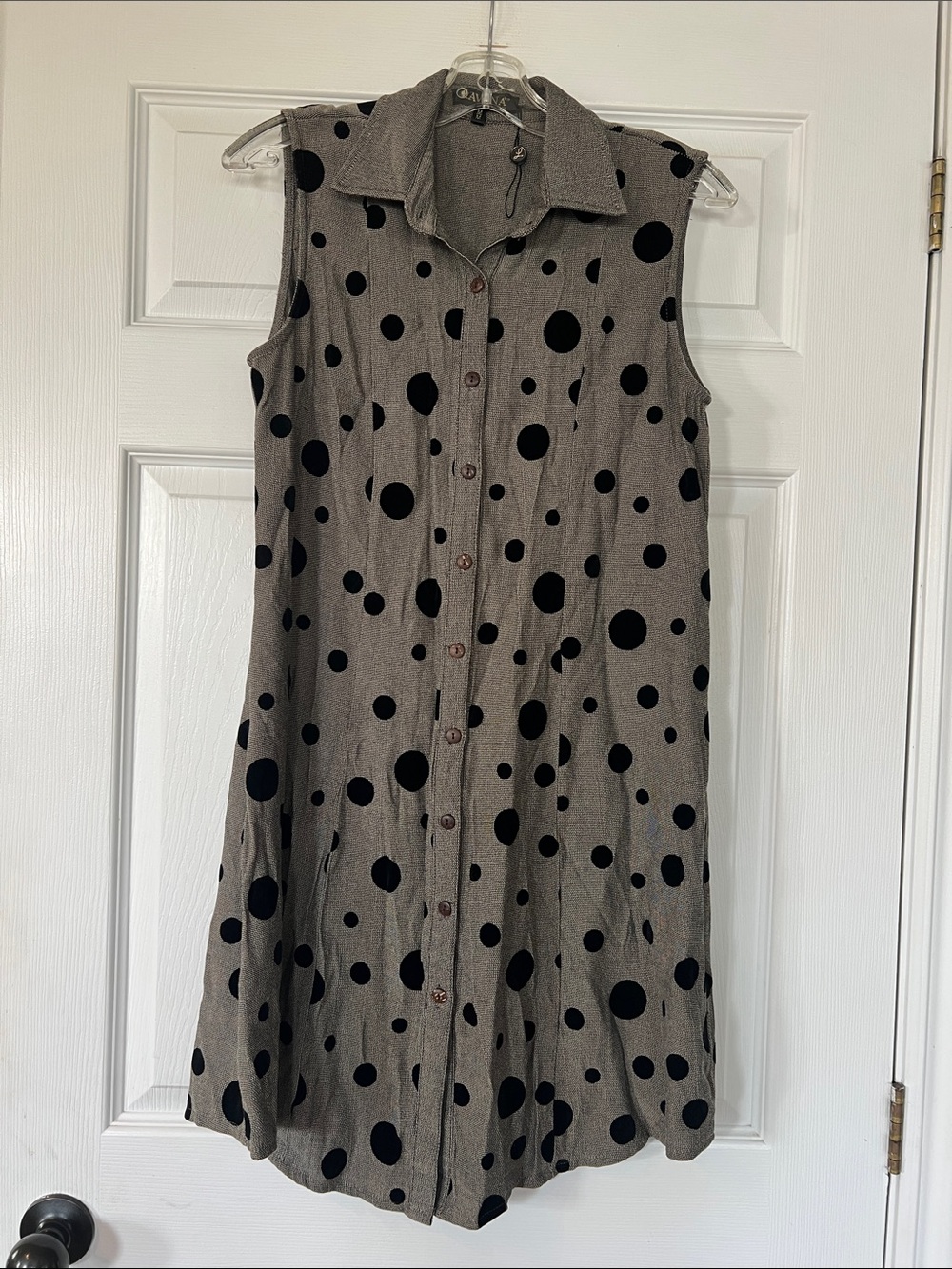 Sleeveless Button-Front Polka Dot Midi Dress in Gray and Black